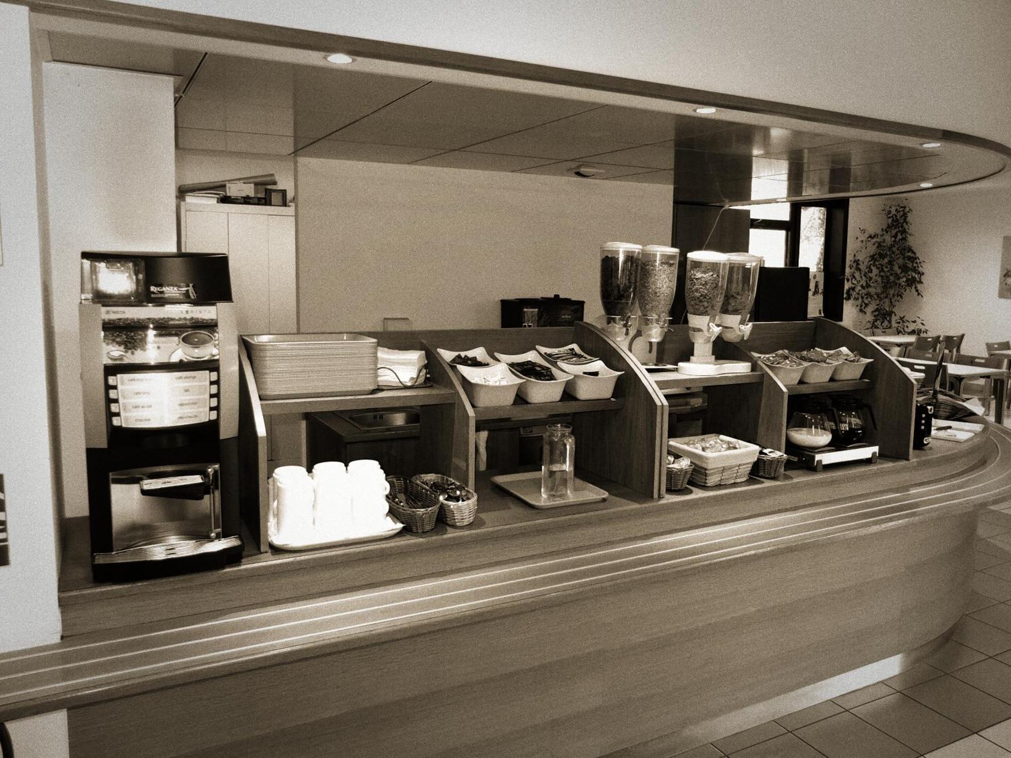 Kyriad Direct Montauban Centre Εξωτερικό φωτογραφία